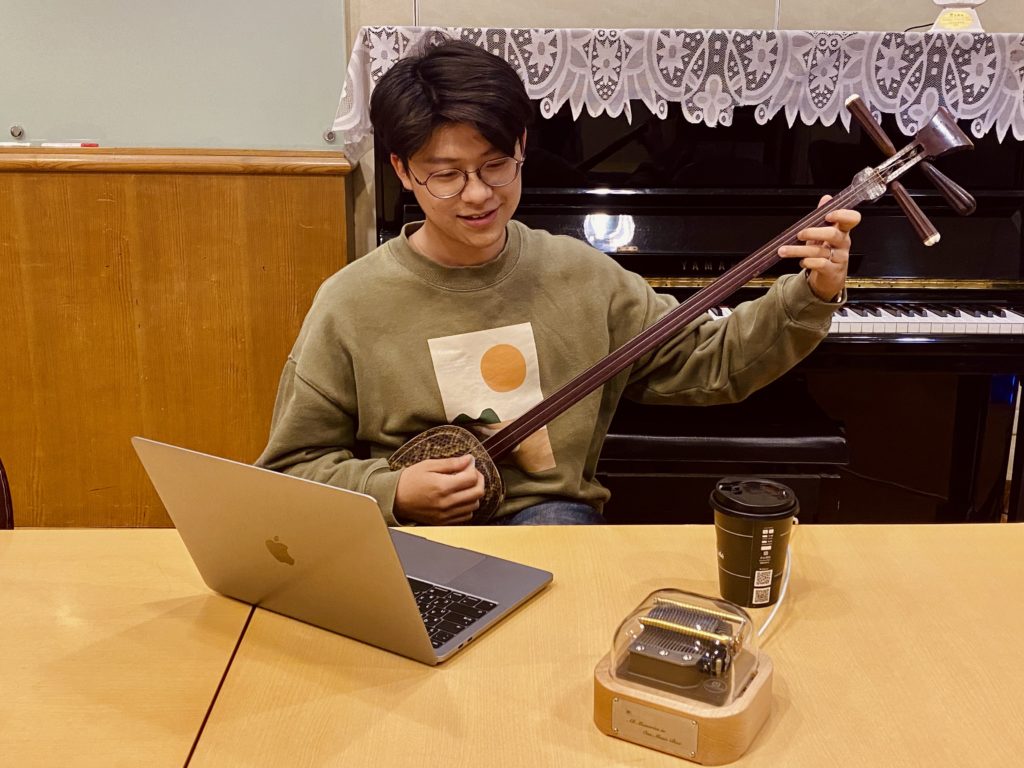 I'm Hao-Chi Chiang. I am currently studying at the Institute of Musicology in the National Taiwan University, majoring in Zhongruan and minoring in Sanxian (both are traditional Chinese musical instruments).